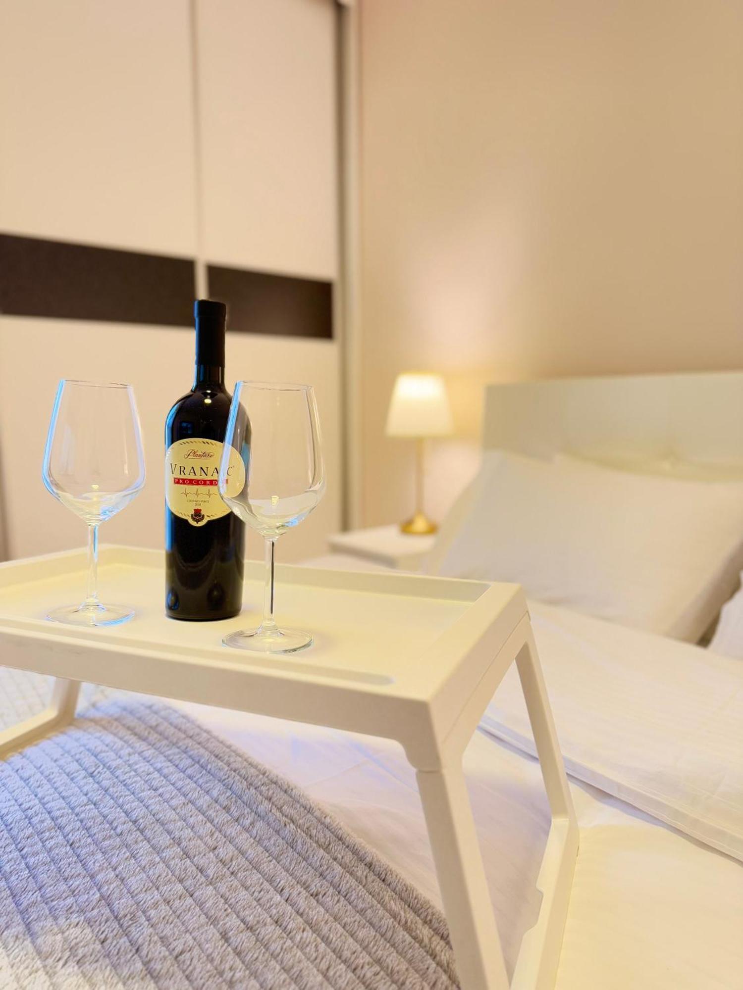 Apartment Hana Bar Bagian luar foto